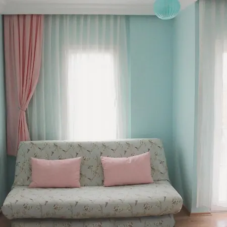 מלון דירות Turtle Apart 2*